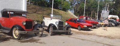 CON GRAN ÉXITO PASARON LOS AUTOS ANTIGUOS POR ITUZAINGÓ 1