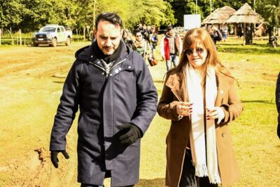 EL INTENDENTE VALDES RECIBIÓ A LA SENADORA NACIONAL GABRIELA VALENZUELA 1